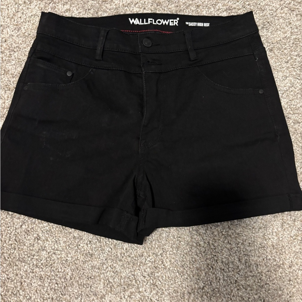 Wallflower Women's Black Shorts